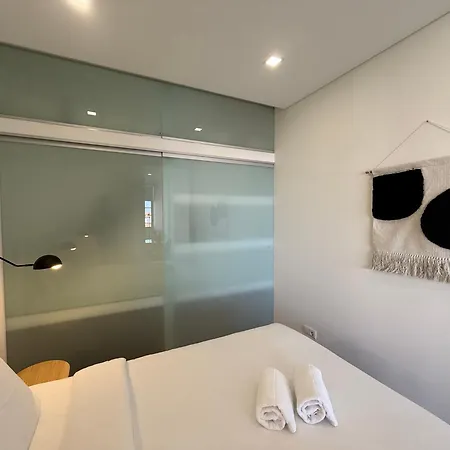 Lions By Perpetual Relax * Μπράγκα