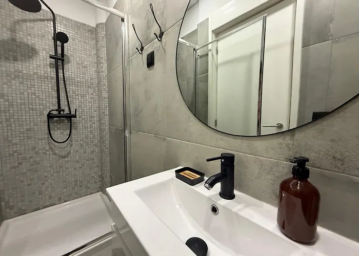 Lions By Perpetual Relax *